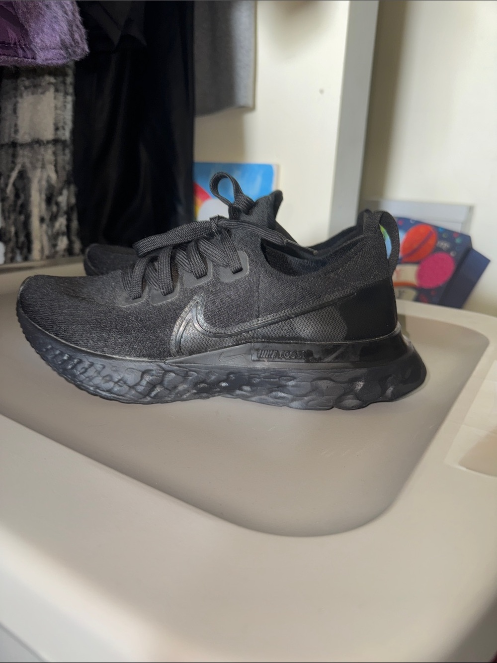 Nike React Running Shoe - Picture 3 of 5